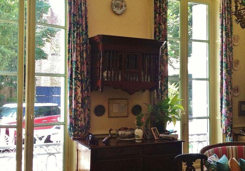 酒店 Chateau Des Jacobins