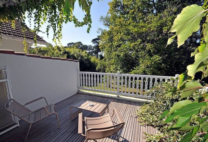 בית מלון כפרי Château Du Clair De Lune   Boutique Luxury