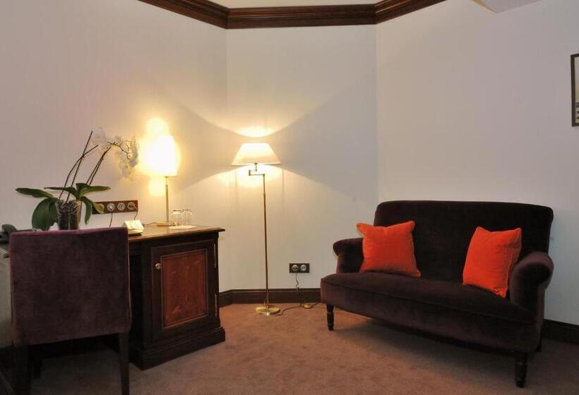 Отель Chez Jean