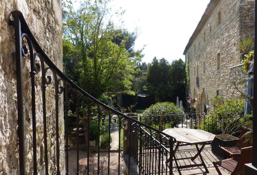 בית מלון כפרי Château D Arpaillargues   Teritoria