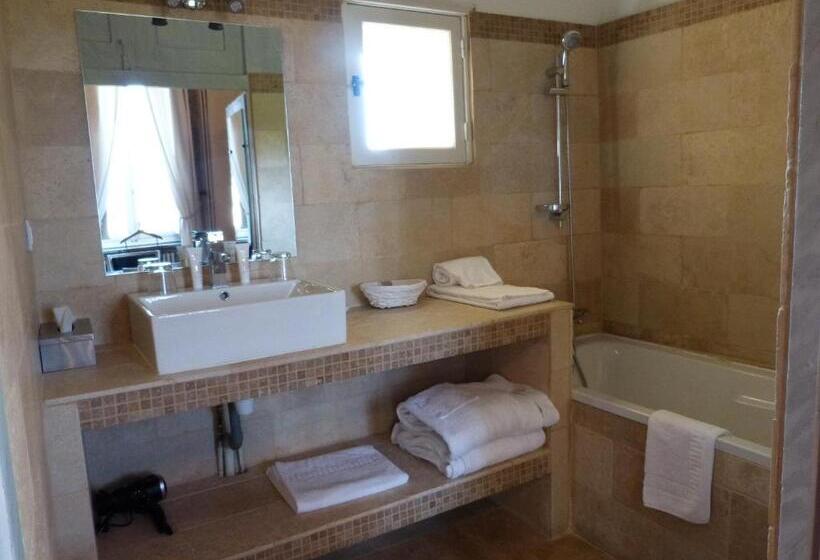 فندق Château D Arpaillargues   Teritoria