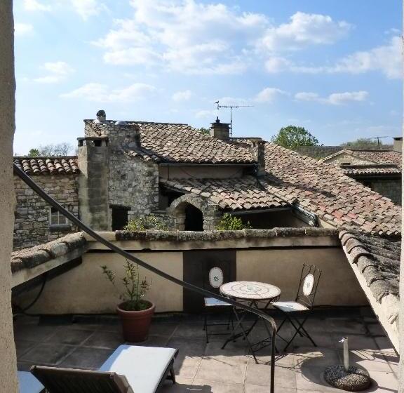 בית מלון כפרי Château D Arpaillargues   Teritoria