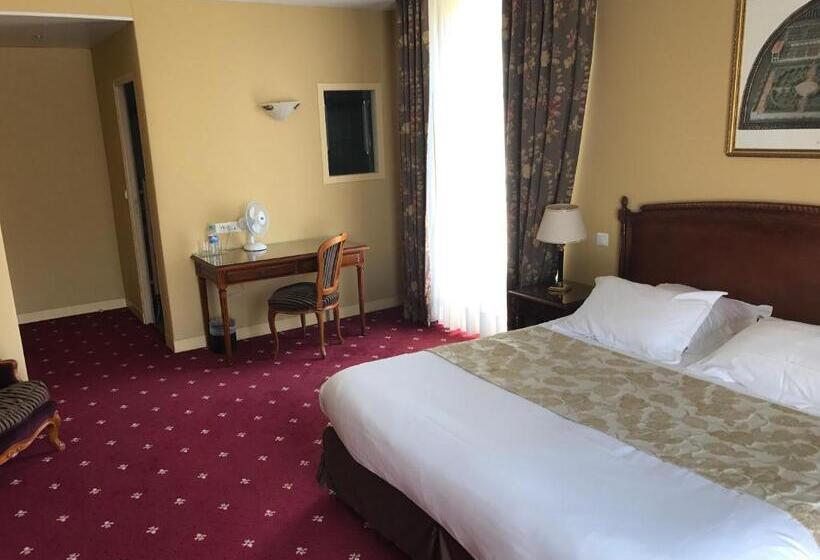 בית מלון כפרי Château De Sancy