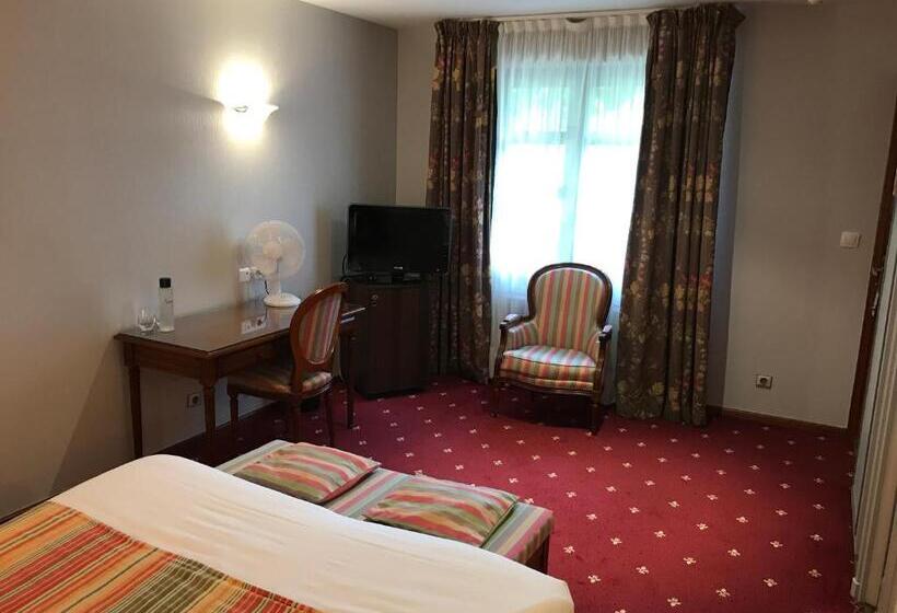 בית מלון כפרי Château De Sancy