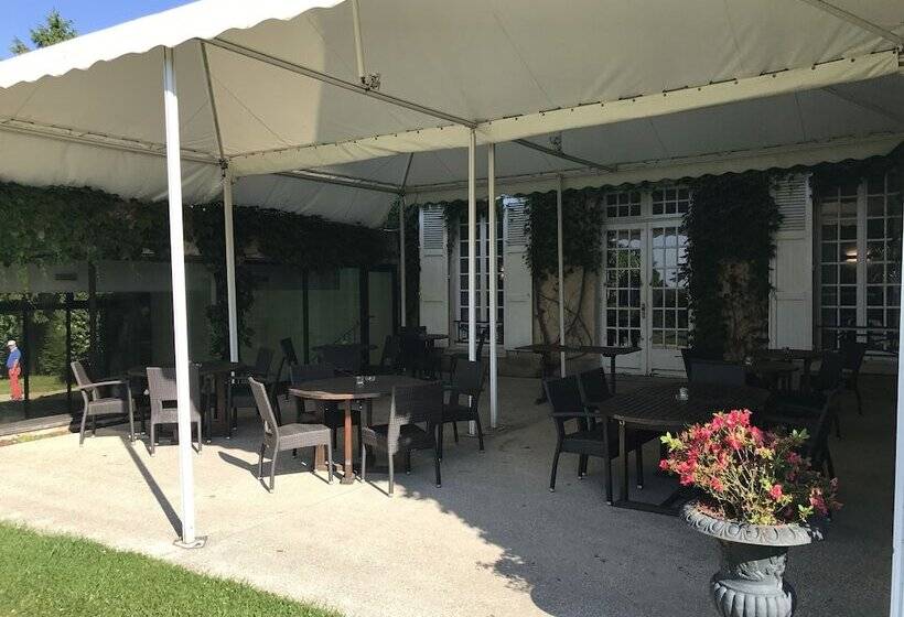 בית מלון כפרי Château De Sancy