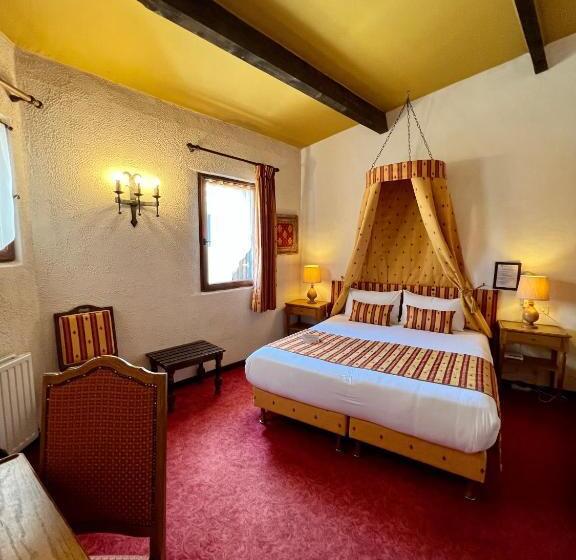 בית מלון כפרי Château De Trigance