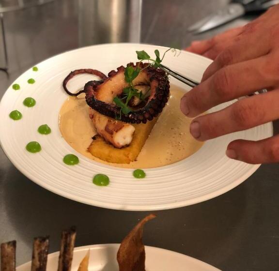 בית מלון כפרי Château De Trigance