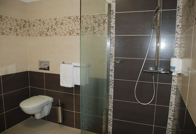 בית מלון כפרי The Originals City, Hôtel Cathédrale, Lisieux