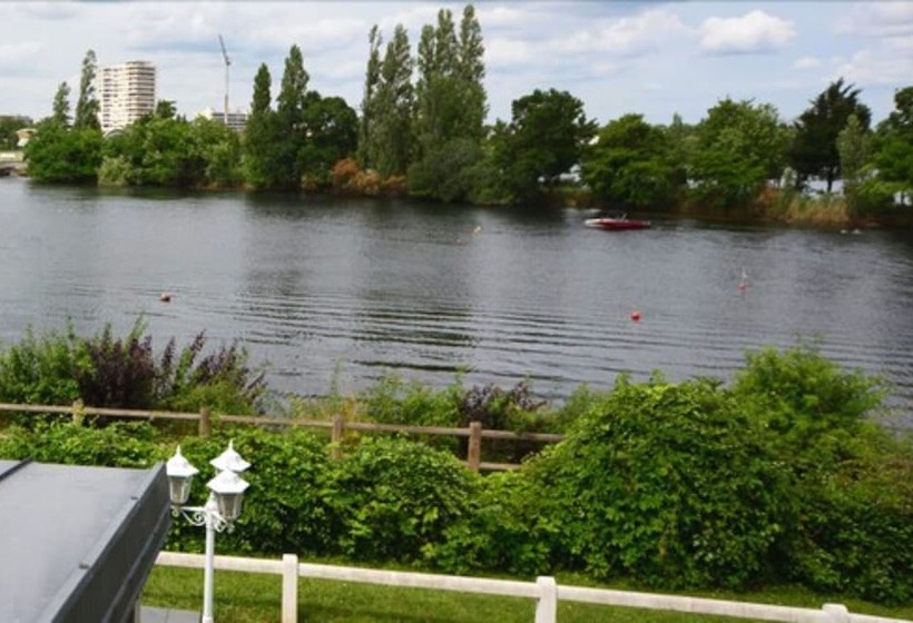 ホテル Logis Hôtel Des Lacs Paris Sud