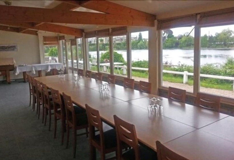 ホテル Logis Hôtel Des Lacs Paris Sud