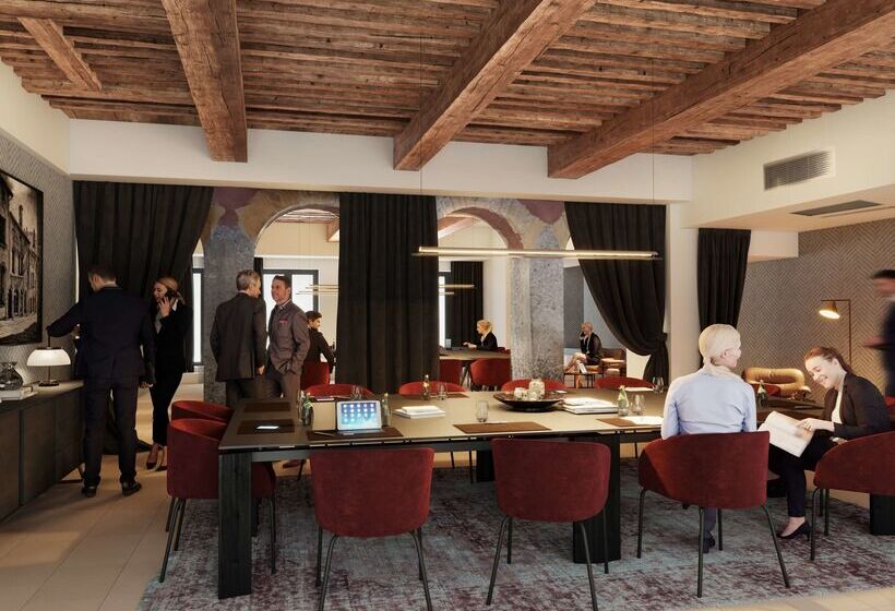 هتل Cour Des Loges Lyon, A Radisson Collection