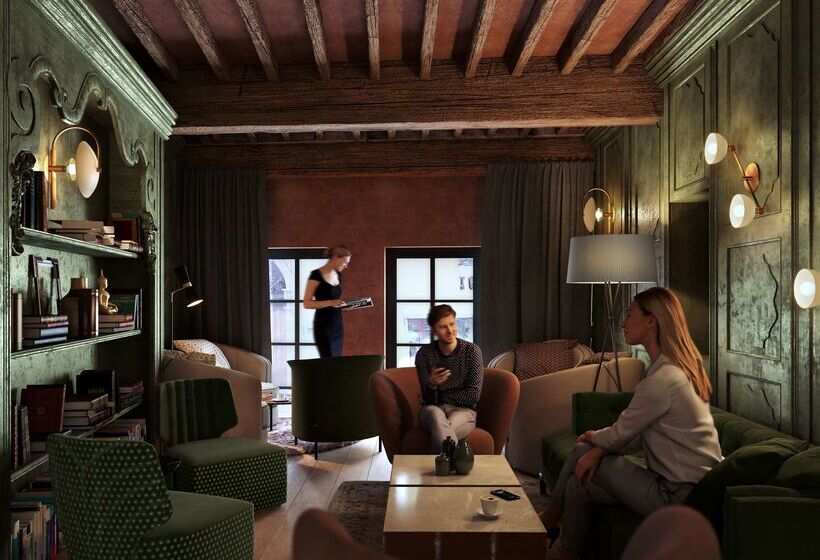 هتل Cour Des Loges Lyon, A Radisson Collection