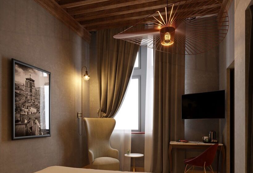 هتل Cour Des Loges Lyon, A Radisson Collection