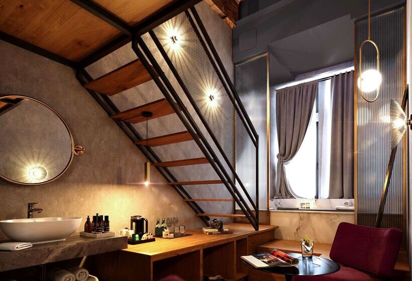 هتل Cour Des Loges Lyon, A Radisson Collection