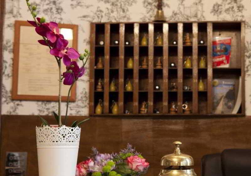 هتل Crystal Reims Centre