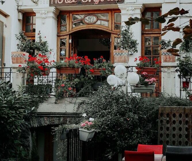 هتل Crystal Reims Centre