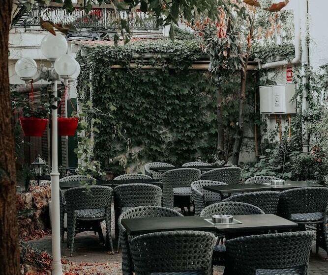 هتل Crystal Reims Centre