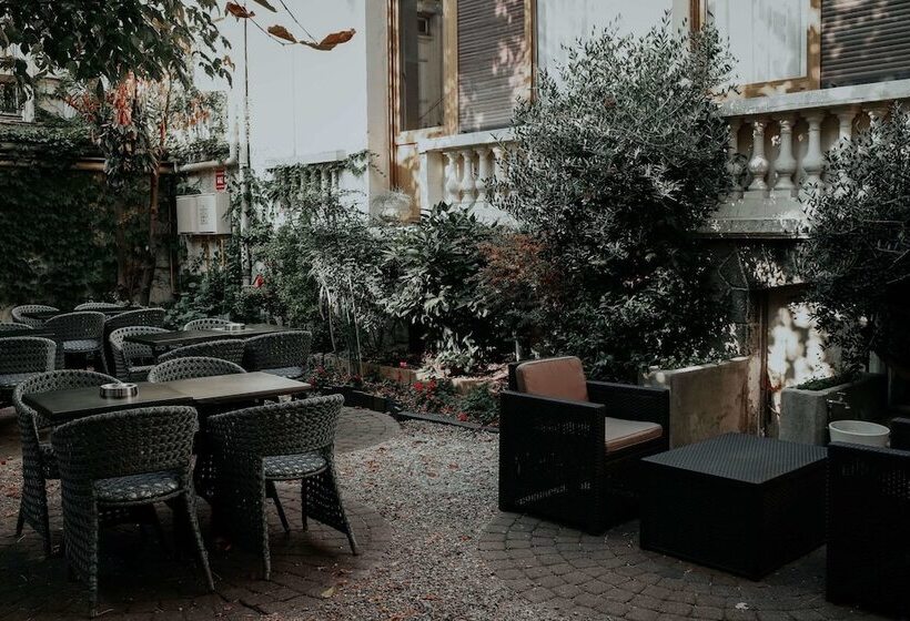 هتل Crystal Reims Centre