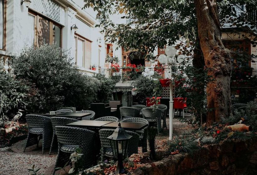 هتل Crystal Reims Centre