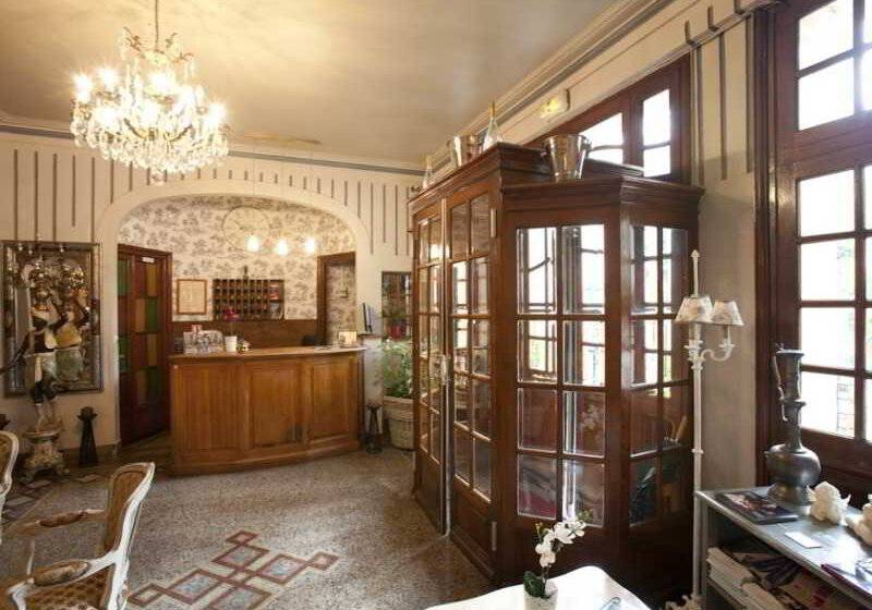 هتل Crystal Reims Centre