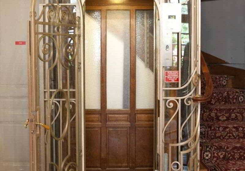 هتل Crystal Reims Centre