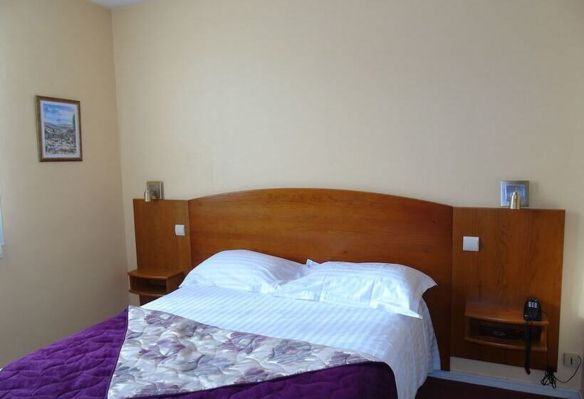 Отель De Bordeaux