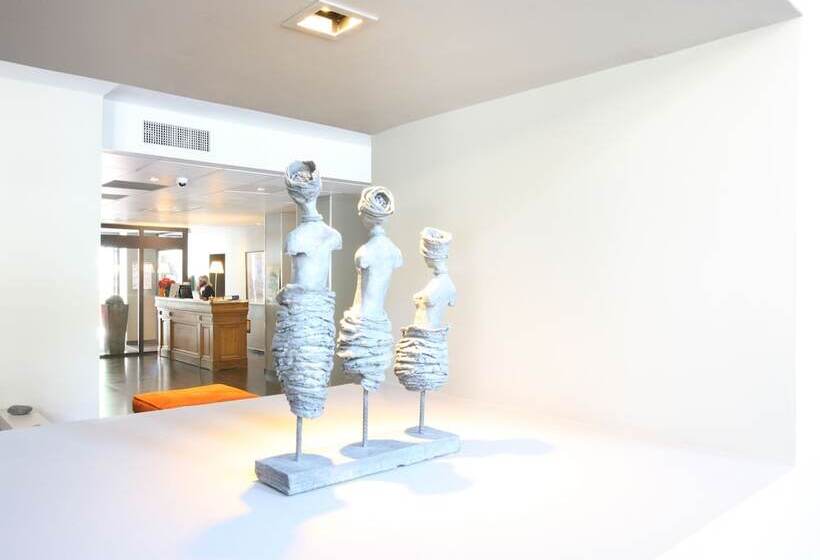 Отель De France