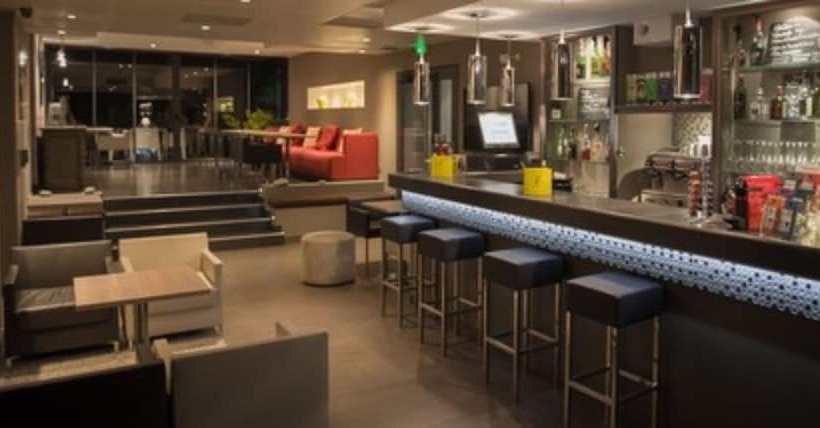 Отель De France