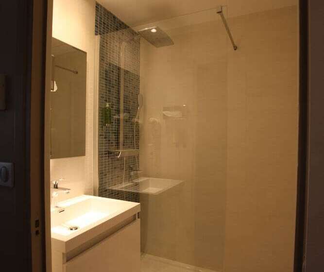 Отель De France