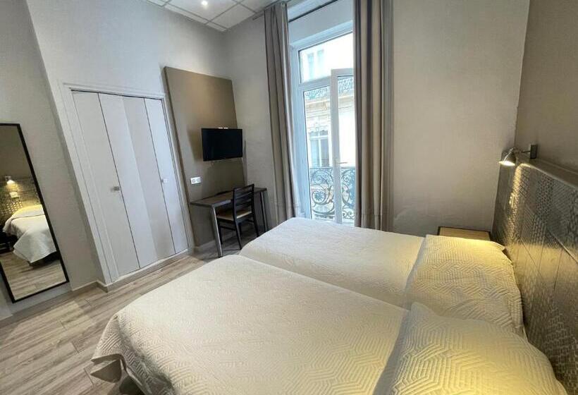 호텔 De La Comedie