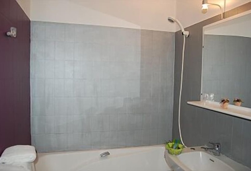 ホテル De La Poste