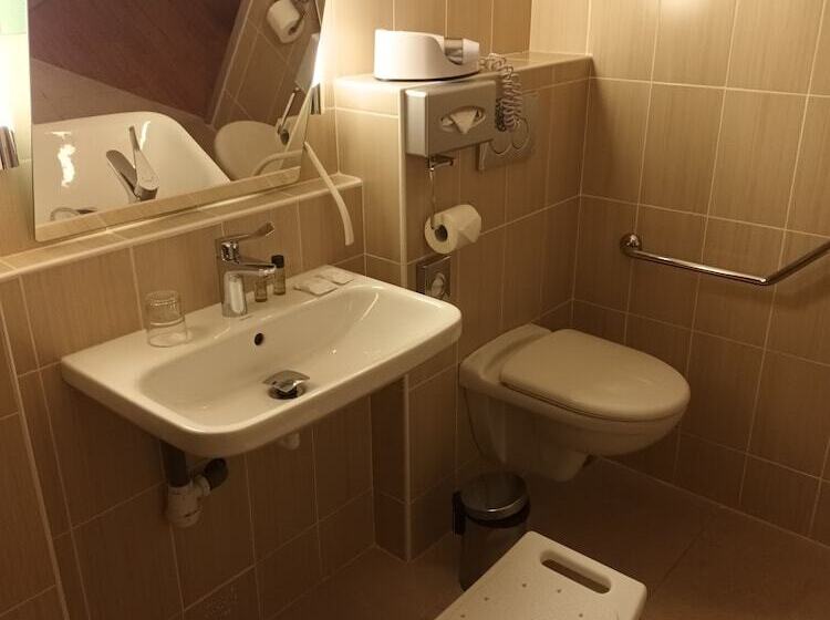 فندق Des Arcades De Cachan  Grand Paris Sud