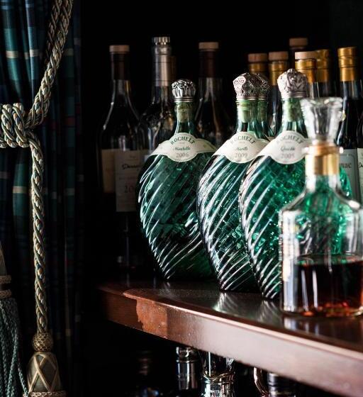 هتل Domaine Les Crayeres