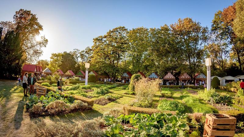 هتل Domaine Les Crayeres