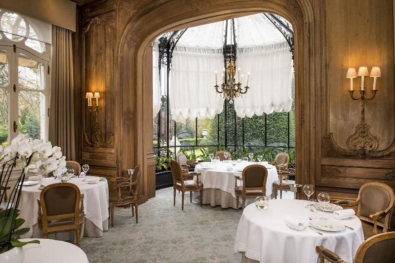 هتل Domaine Les Crayeres