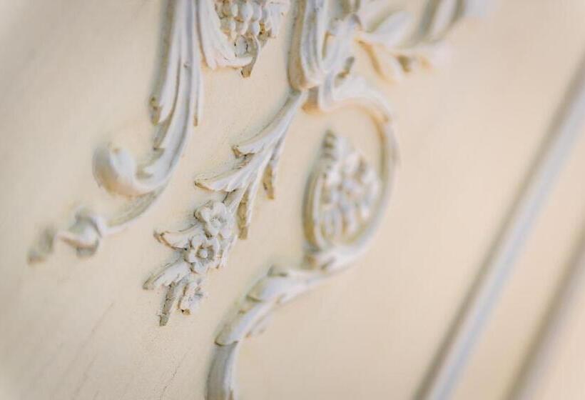 هتل Domaine Les Crayeres