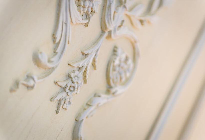 هتل Domaine Les Crayeres