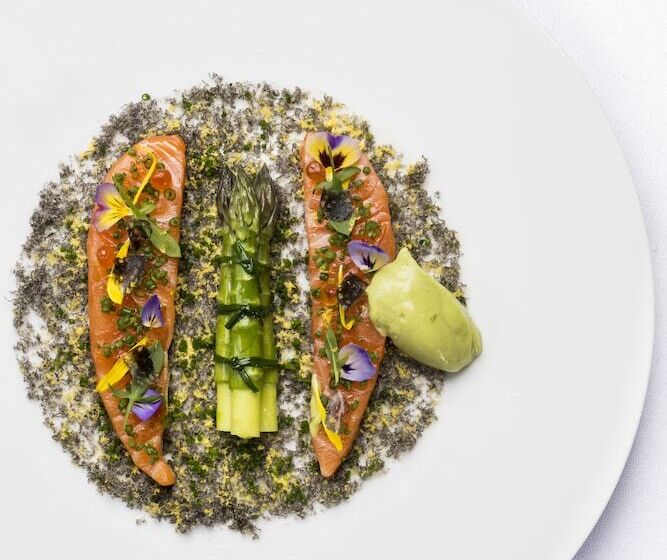 هتل Domaine Les Crayeres