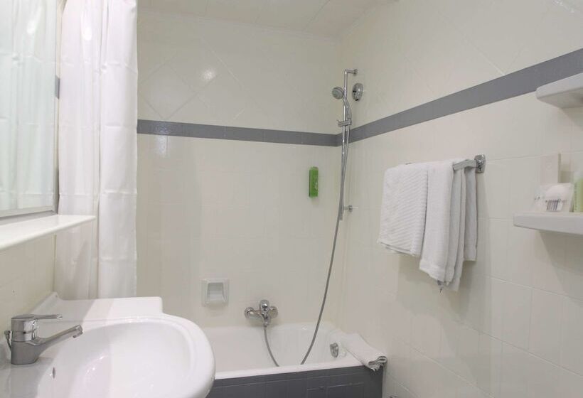 Golden Tulip Cannes Hotel De Paris