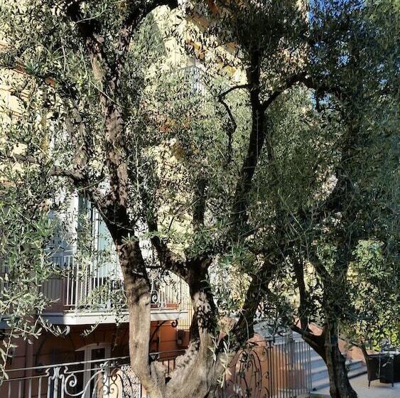 Golden Tulip Cannes Hotel De Paris