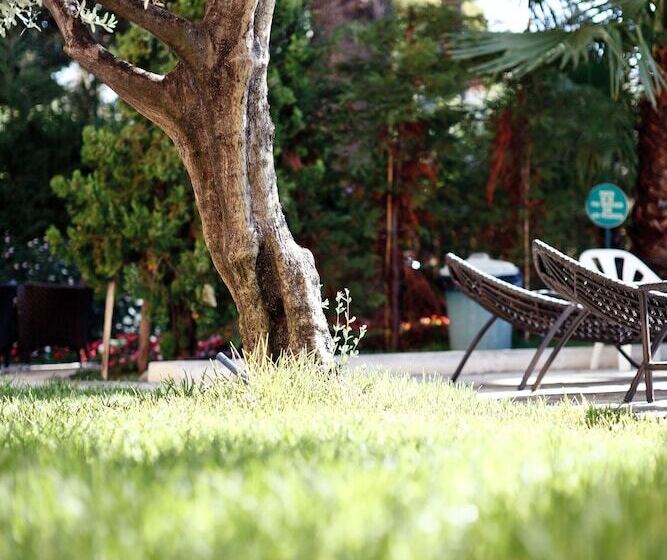 Golden Tulip Cannes Hotel De Paris