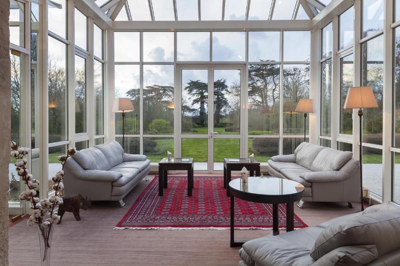 Отель Grand Hôtel Château De Sully Piscine & Spa