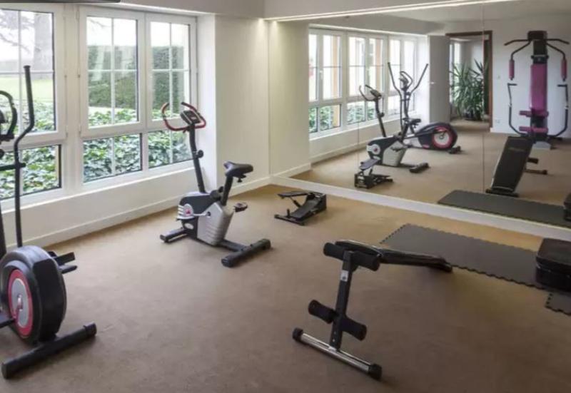 Отель Grand Hôtel Château De Sully Piscine & Spa