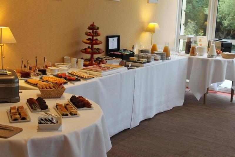 Отель Grand Hôtel Château De Sully Piscine & Spa