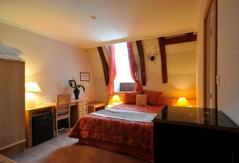 Отель Hostellerie De La Maronne