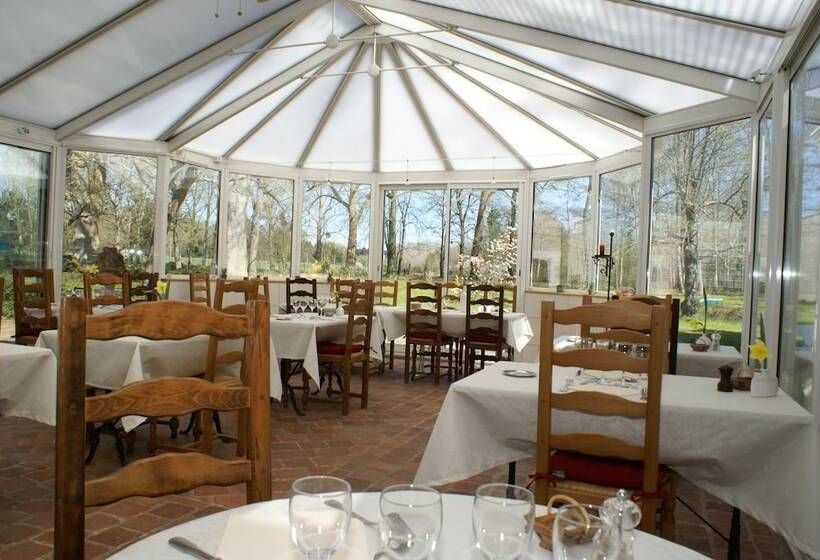 호텔 Hostellerie Du Château De L Isle