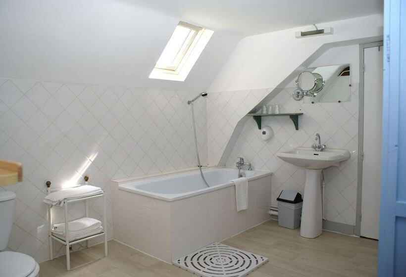 בית מלון כפרי Hostellerie Du Château De L Isle