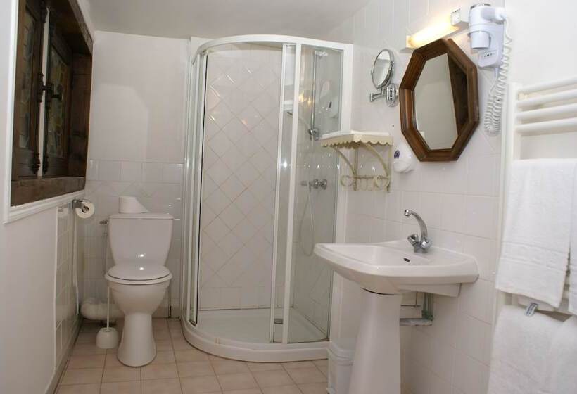 호텔 Hostellerie Du Château De L Isle