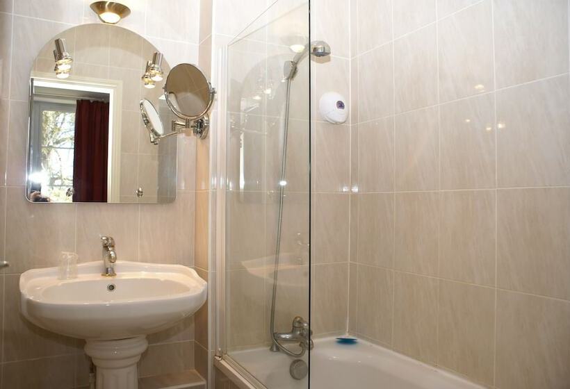 호텔 Hostellerie Du Château De L Isle