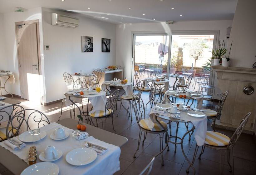 ホテル Hôtel Casabella